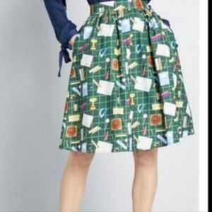 ModCloth Head Of The Class Skirt Size XL Green